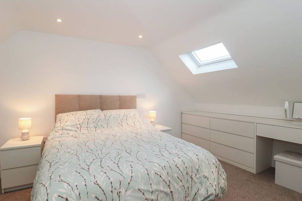 Wellinghill Cottage, family friendly, with open fire in Cheltenham in Cheltenham, Gloucestershire