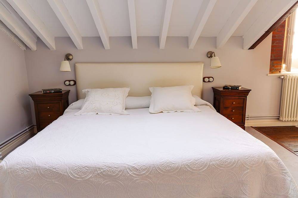 Ganze Wohnung, Luxus Penthouse in der Innenstadt, A 3 minplaya, Meer- und Bergblick, kostenloses Wlan und Parkplatz in Laredo, Kantabrische Küste