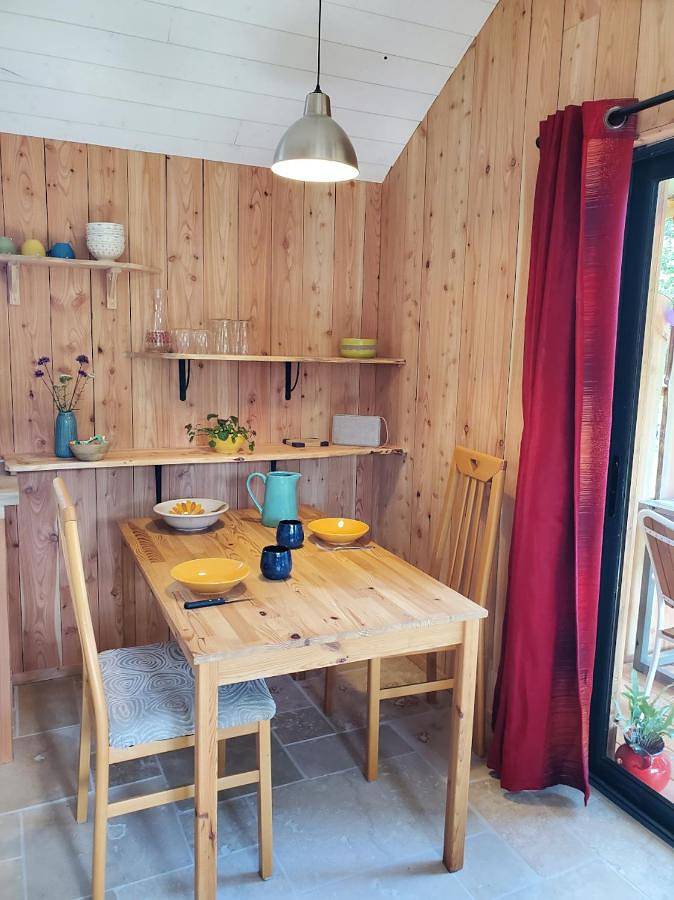 Location de vacances pour 4 personnes, avec vue ainsi que terrasse et jardin à Rostrenen - 4