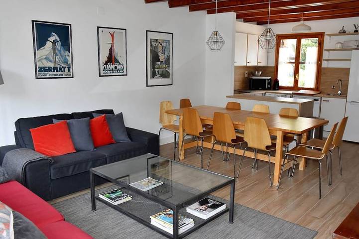 Chalet für 10 Personen, mit Garten und Pool sowie Balkon - 1