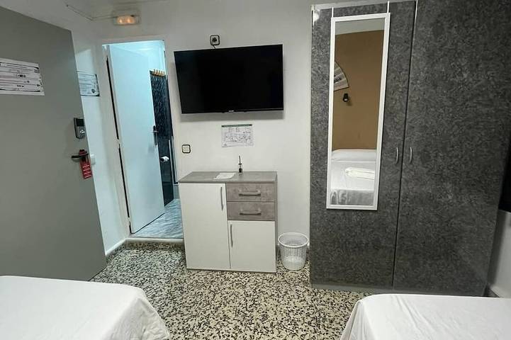 Habitación Doble Interna con dos Camas Individuales, Baño Privado in Arganda del Rey, Área Metropolitana de Madrid