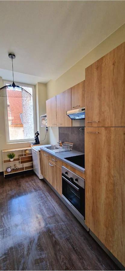 Appartement entier, Two-Bedroom Apartment with City View in Douai, Département Nord