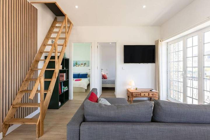 Gîte pour 6 personnes, avec balcon et vue dans Angeiras