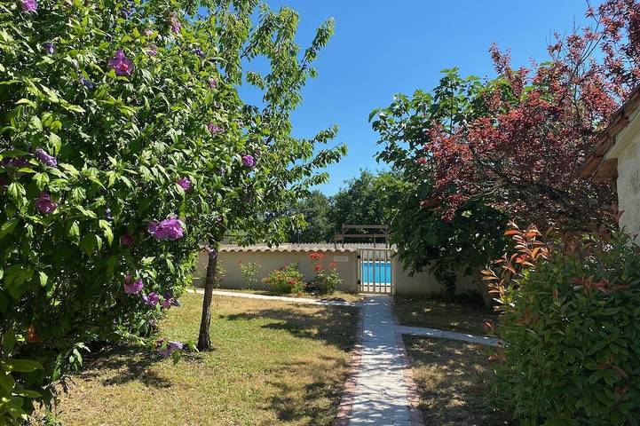 Gîte pour 6 personnes, avec piscine à Lacépède (homonymie)