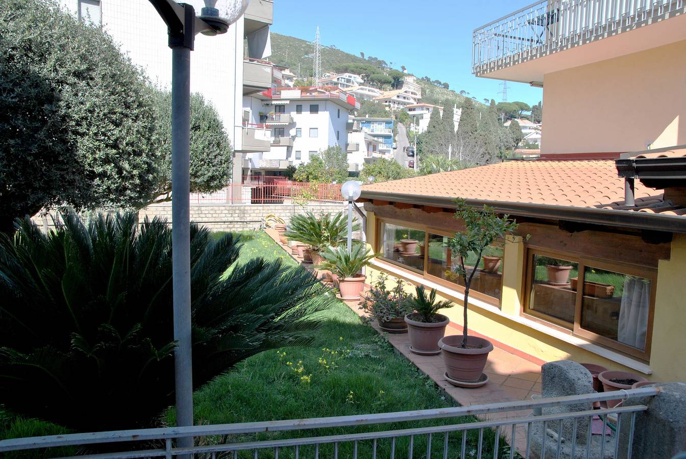 Appartamento intero, Monolocale Marta con giardinetto in Formia, Provincia di Latina