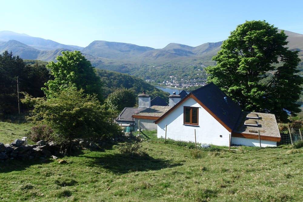 Ferienhaus mit weitläufigen Mntn und Seeblick über Snowdon und Llyn Padarn in Llyn Padarn, Snowdonia