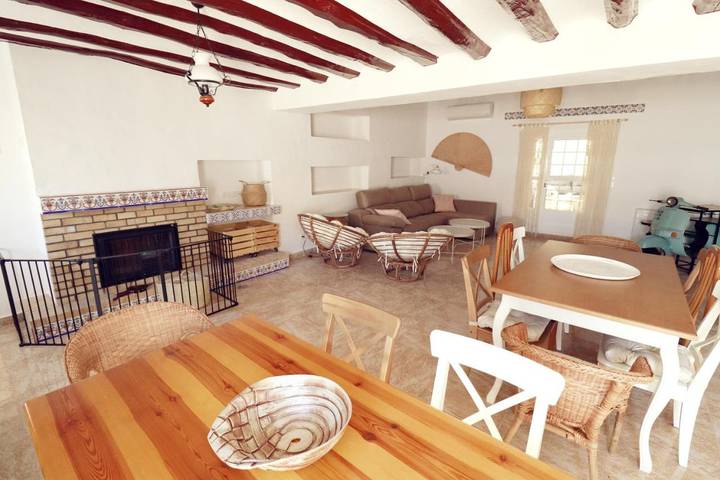Casa de vacaciones para 12 personas, con Jacuzzi y Terraza además de Jardín y Piscina para niños en Provincia de Albacete - 4