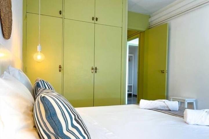 Appartement entier, Beach Front Apartment with Sea Views in Platja de Ribes Roges (Vilanova i la Geltrú), Vilanova i la Geltrú