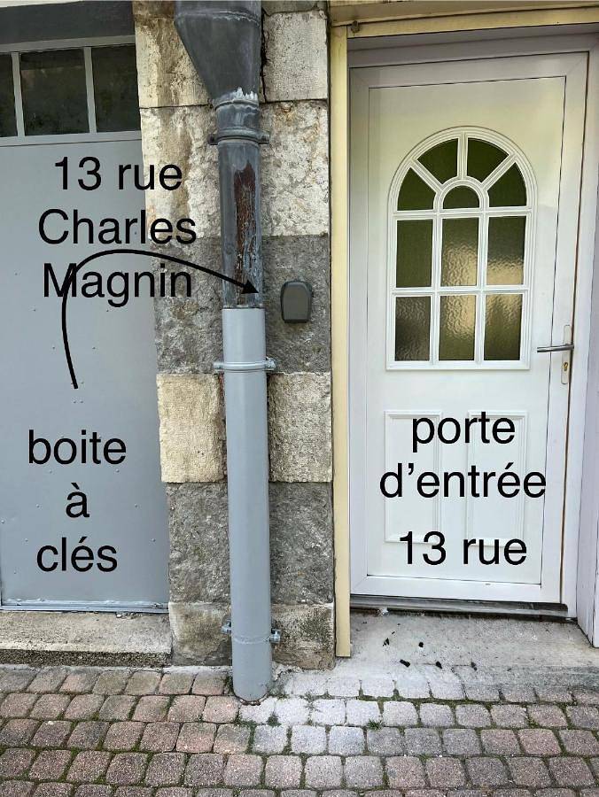 Gîte pour 2 personnes, avec vue à Salins-les-Bains - 2