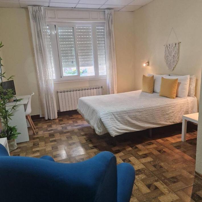 Alojamiento y desayuno para 2 personas, con Balcón además de Terraza y Vistas en Vigo