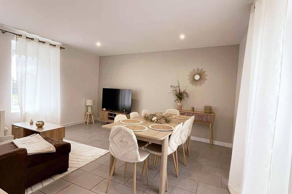 Gîte-Familiar-Baño privado con bañera-Vista al Jardín in Troarn, Región de Caen
