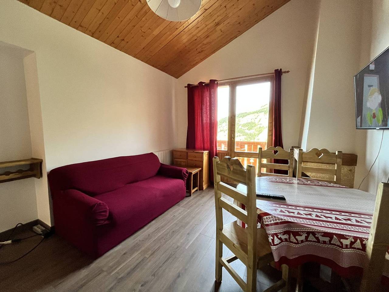 Entire apartment, Loft-style apt near Méribel slopes in Méribel-Mottaret, Les Allues