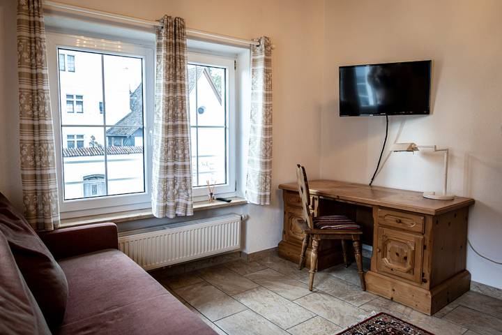 Ganze Ferienwohnung, Ferienwohnungen Lamm - Ferienwohnung 3, 1 Schlafzimmer, 1 Wohn-/Schlafzimmer, max. 4 Personen in Eigeltingen, Schwäbische Alb Radweg Region