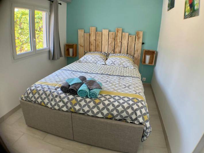 Location de vacances pour 2 personnes, avec piscine ainsi que jardin et vue à Pertuis - 4