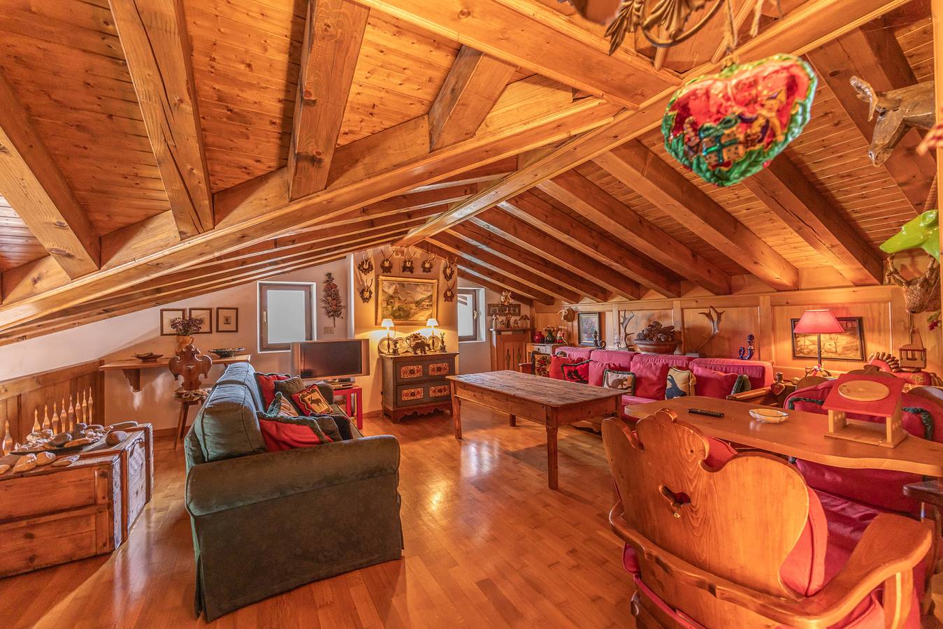 Appartamento intero, Casa Scoiattolo, con balcone panoramico  in San Vito di Cadore, Dolomiti Superski