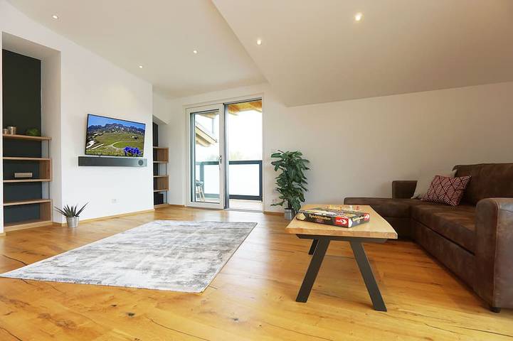 Ganze Wohnung, Penthouse Suite mit romantischem Whirpool in Privatsphäre. Ideal für Paare in Rosenheim, Oberbayern