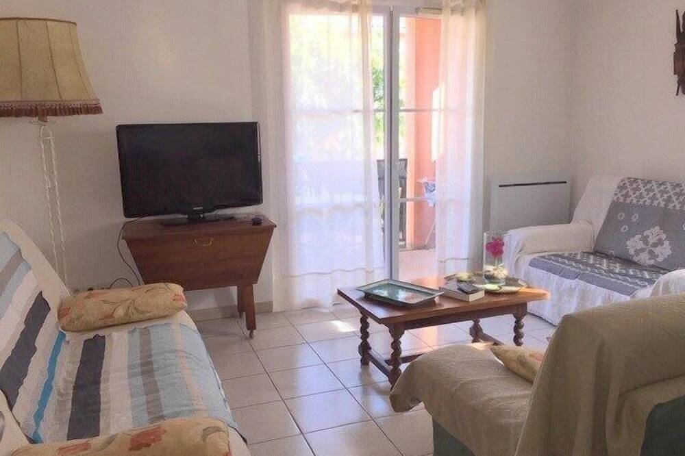 Apartamento entero, Apartment in quiet residence with swimming pool and private parking 4Hamcl2A in Claira, Côte d'Améthyste