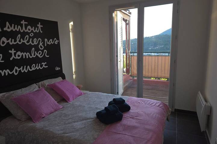 Apartamento entero, A terrace and sunshine just outside Nice in Saint-Blaise, Costa mediterránea (Francia)