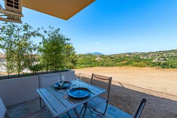 Gîte pour 4 personnes, avec terrasse et jardin, animaux acceptés à Eccica-Suarella