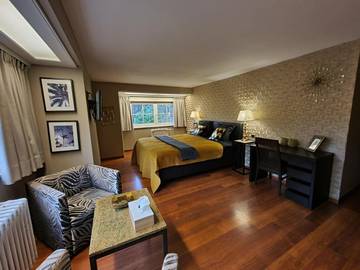 Maison d’hôte pour 2 personnes, avec vue ainsi que jardin et terrasse, animaux acceptés dans Céroux-Mousty
