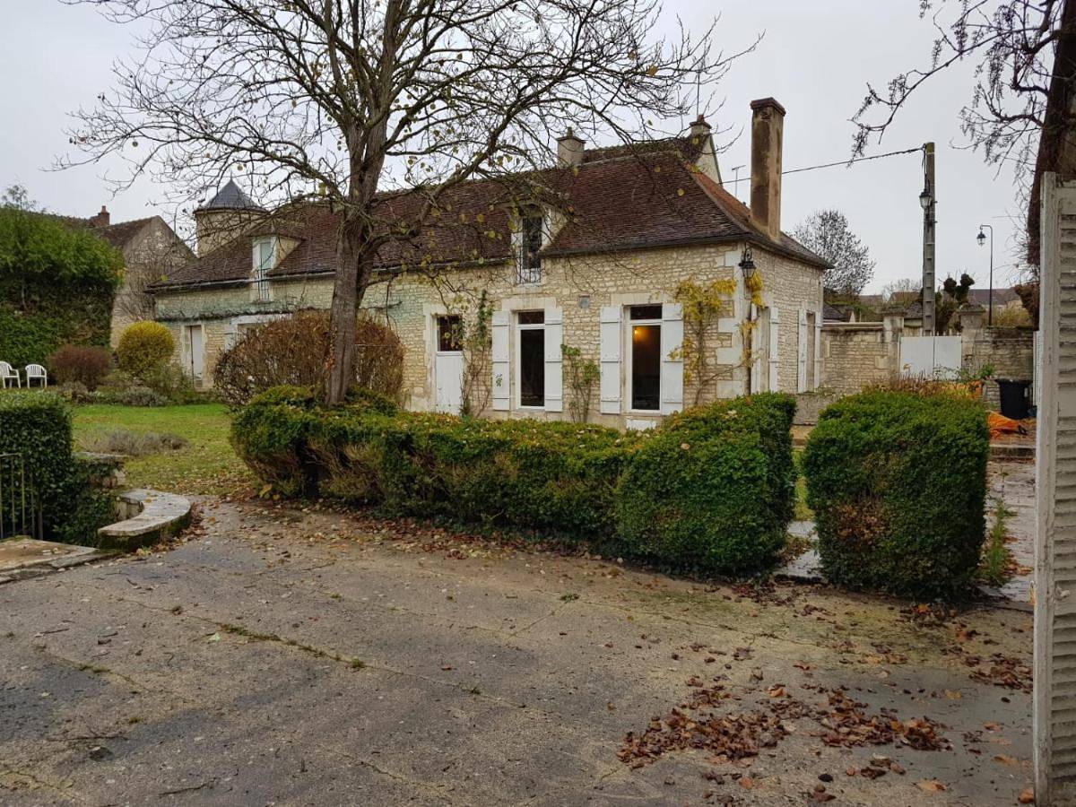 Les Oiseaux de Passage in Escolives-Sainte-Camille, Région d'Auxerre