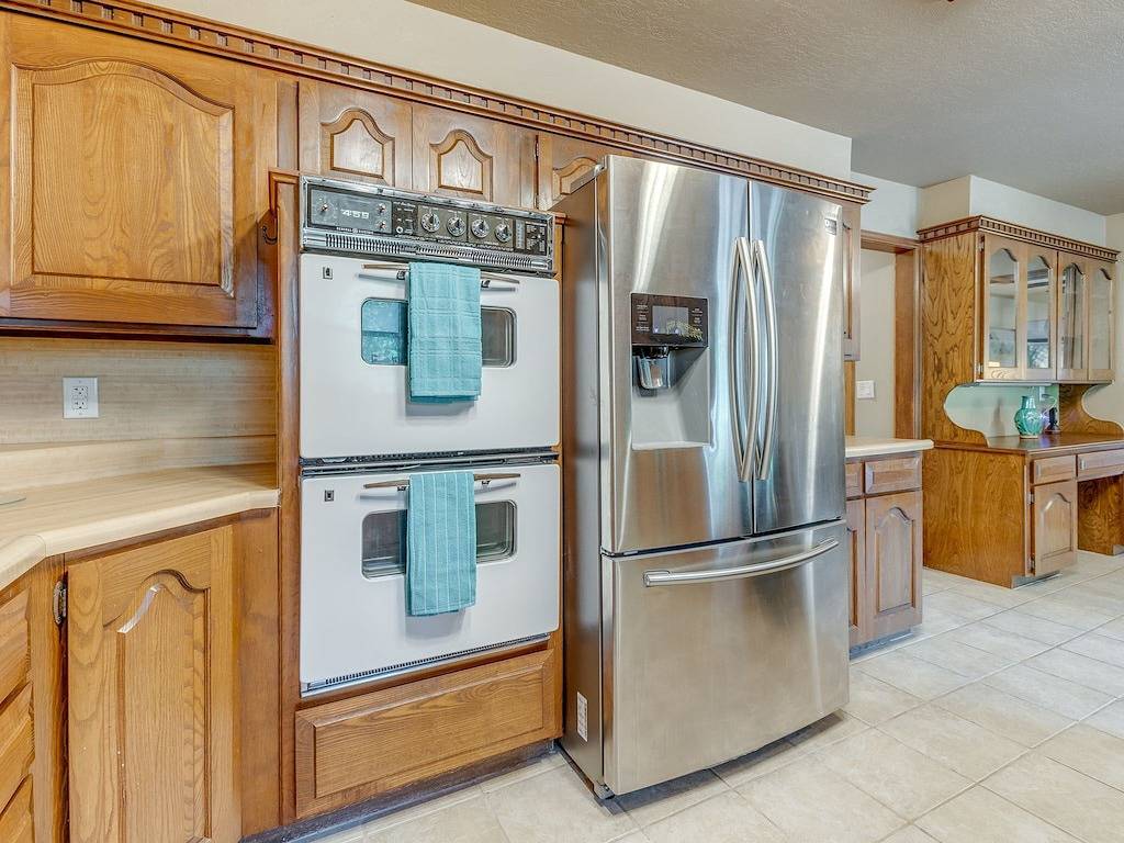 Quiet, spacious home with large deck in secluded Forest Oaks in central Edmond . in Edmond, Oklahoma County