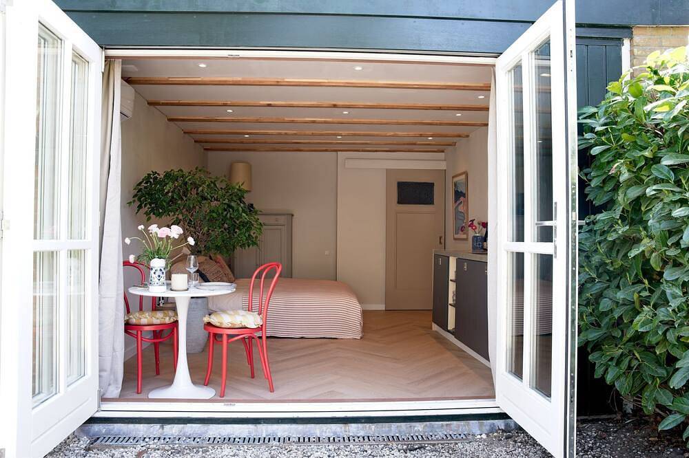 Brand New Romantic Cottage by the Sea in Niederländische Nordsee