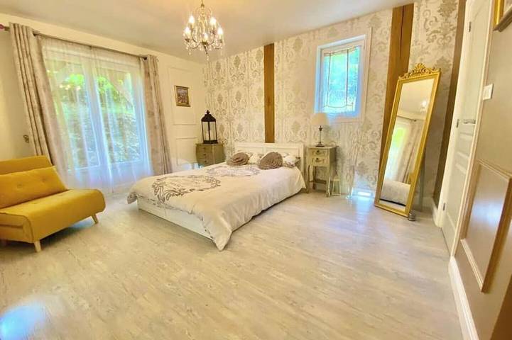 Luxusferienhaus mit Pool in Bessines-sur-Gartempe, Bellac und Umgebung
