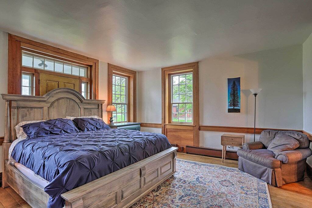 Timeless Winesburg Farmhouse w/ Deck in Holmes County