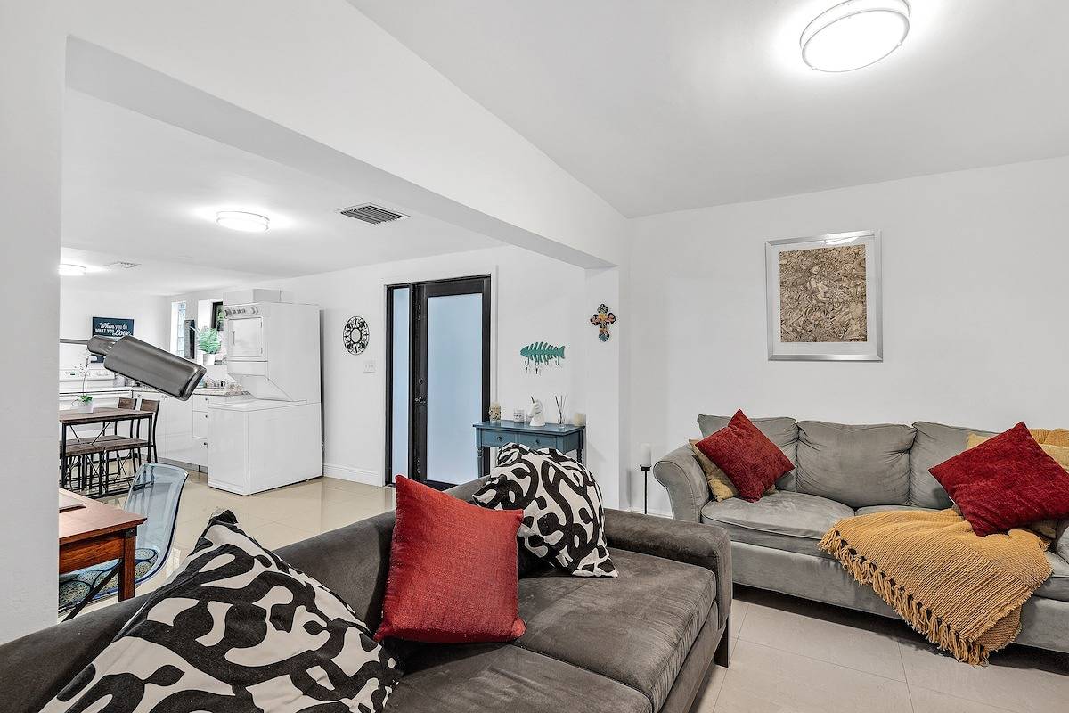 Vibrant Miami Living- Buena Vista Vacation Home close to beaches, Wynwood & more in Miami, Florida