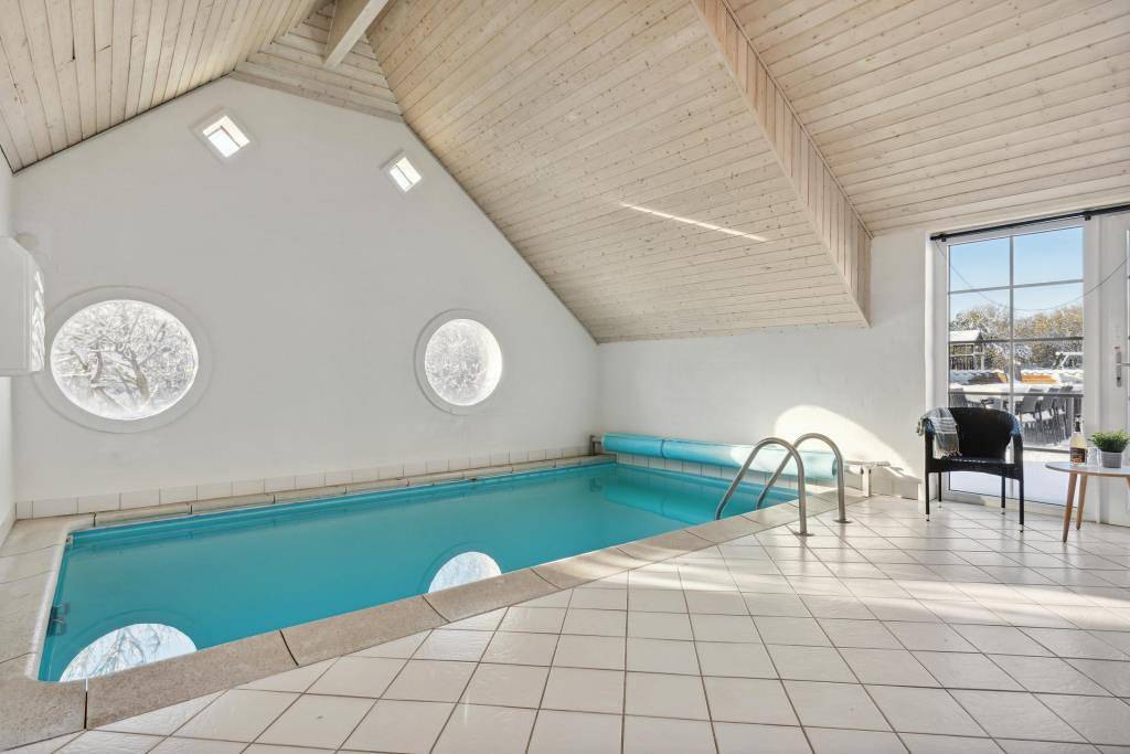 Großes Poolhaus für bis zu 12 Personen im malerischen Lodbjerg Hede - in der Nähe von Søndervig und der Nordsee in Lodbjerg Hede, Ringkøbing