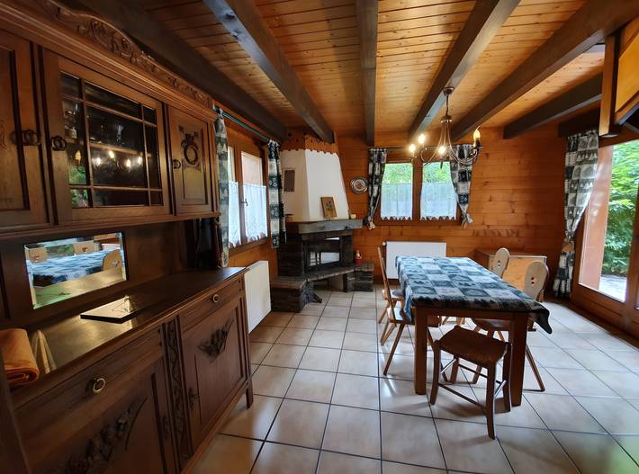 Chalet 'Du Saix' with Mountain View, Balcony and Wi-Fi in La Chapelle-d'Abondance, Les Portes du Soleil