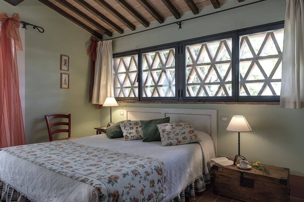 Cottage in San Gimignano, Siena Province