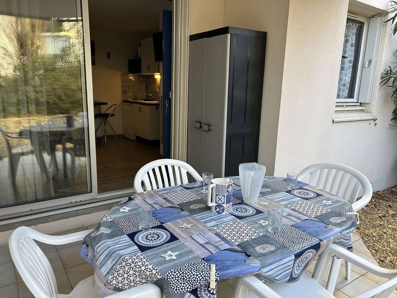 Entire apartment, Cozy 1Br Apartment with Pool, Terrace, and Parking - Sleeps 4 in Le Grau-du-Roi, Côte d'Améthyste