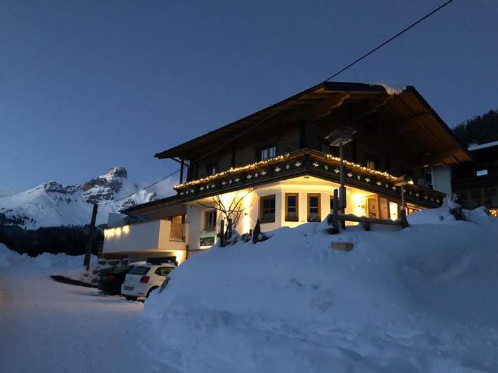 BnB für 10 Personen, mit Balkon und Terrasse sowie Garten und Kinderpool in Filzmoos