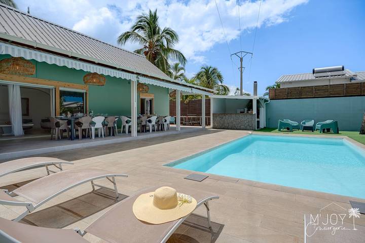 Gîte pour 18 personnes, avec piscine à La Saline les Bains - 2