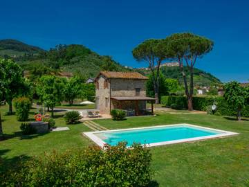 Gîte pour 4 personnes, avec jardin et terrasse à Capannori