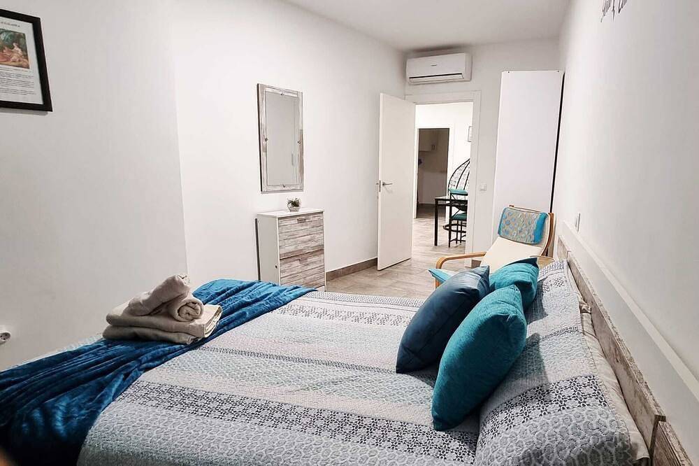 Entire apartment, La Galatea Apartment in Alcalá de Henares, Madrid Province