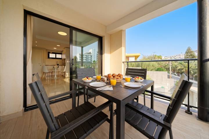 Appartamento intero, Appartamento 'Coral Retreat - San Agustin' con vista mare, Wi-Fi e aria condizionata in San Agustin, San Bartolomé de Tirajana