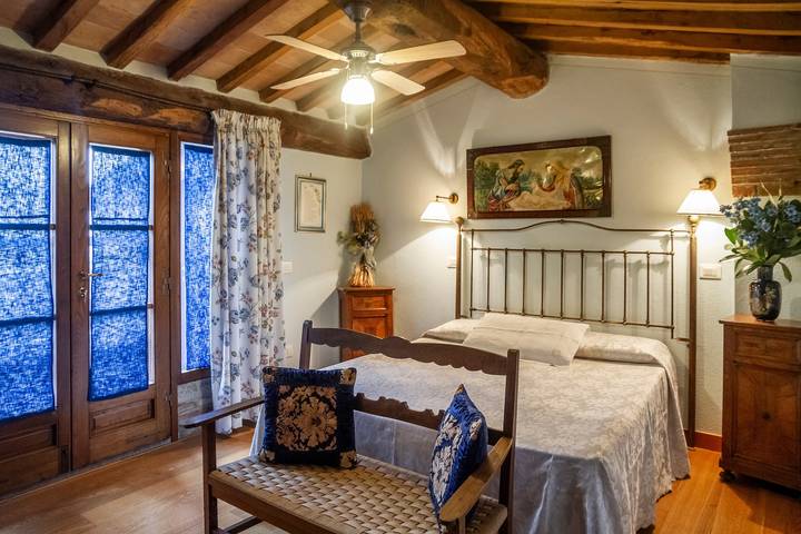Agriturismo per 3 persone, con balcone e giardino in Roccastrada
