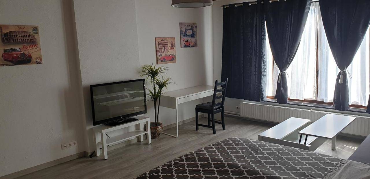 Double Room with Private Bathroom in Bierges, Wavre