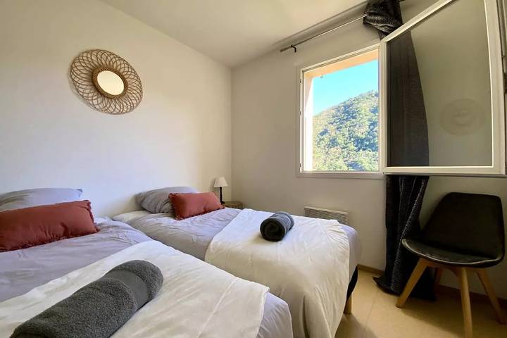 Gîte pour 5 personnes, avec balcon et piscine à Avène - 2