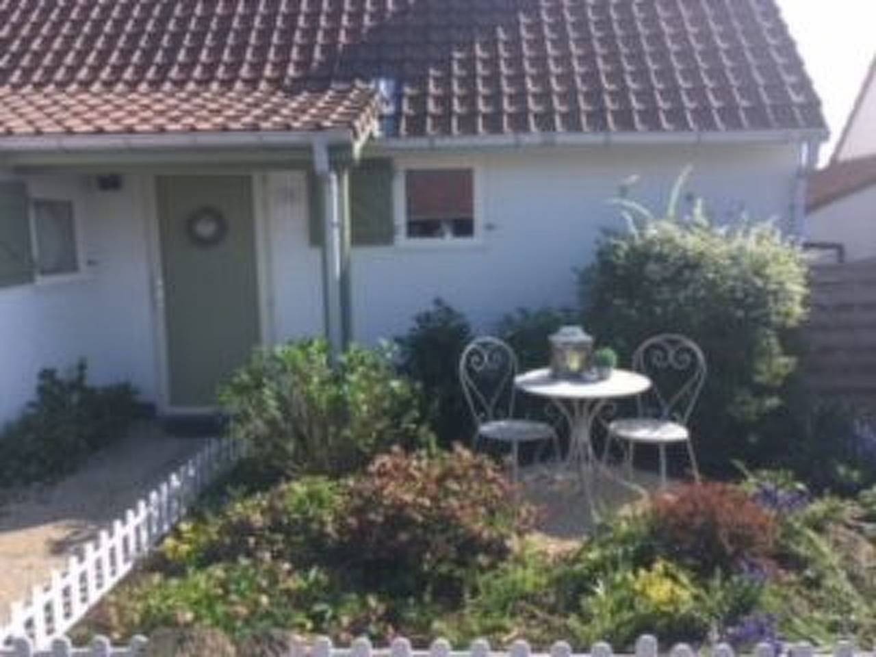 Windekind mit Blick auf die Felder in Adinkerke, De Panne