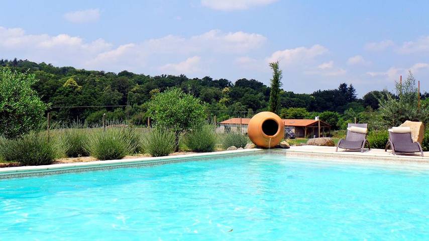 Chambre d’hôte pour 2 personnes, avec Jacuzzi et Jardin ainsi que Piscine et Sauna