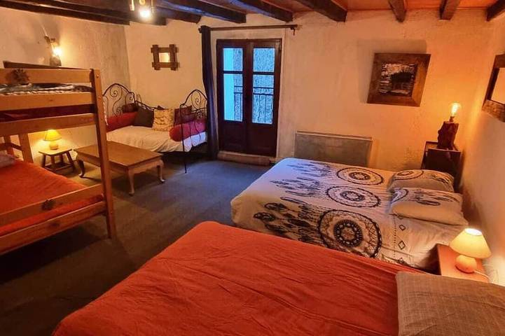 Gîte pour 8 personnes, avec jardin à Allemond - 3