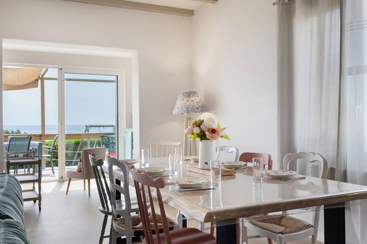 Vakantiehuis ‘Les Sables Pailletés 14p’ met zeezicht, gedeeld terras en wifi in Château-d'Olonne, Les Sables-d'Olonne
