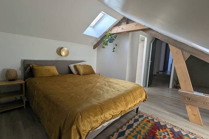 Gîte pour 7 personnes à Cambes-en-Plaine