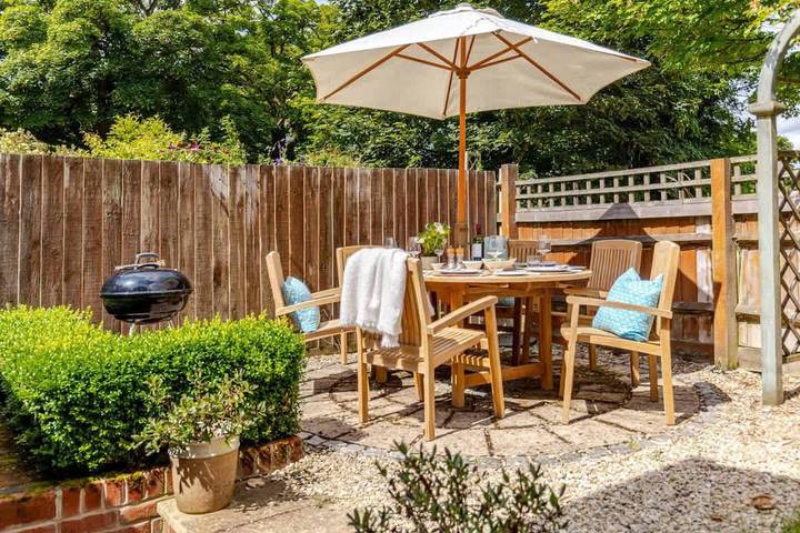 Cosy Family Barn Getaway near Pewsey & Woodborough in Wiltshire