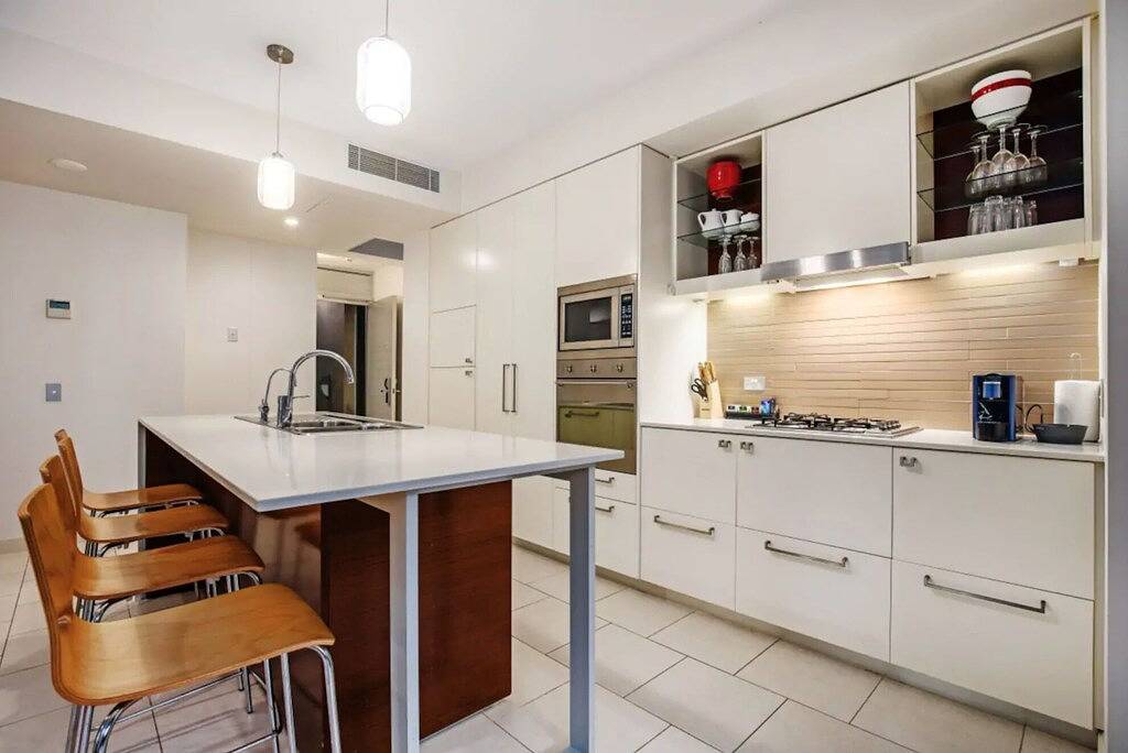 Ganze Wohnung, Luxus-Apartment mit 2 Schlafzimmern, nur wenige Minuten vom Strand entfernt. in Noosa Heads, Noosa