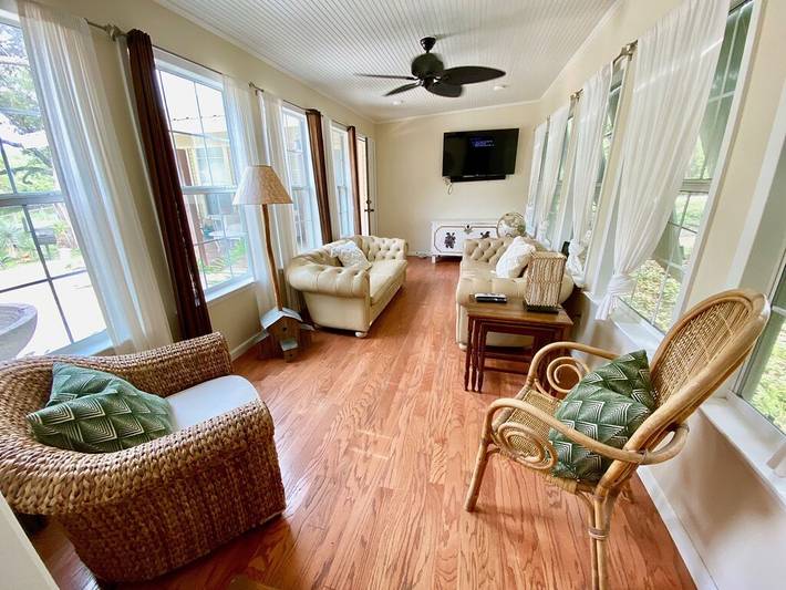 Vacation rental for 18 people, with yard in Concan